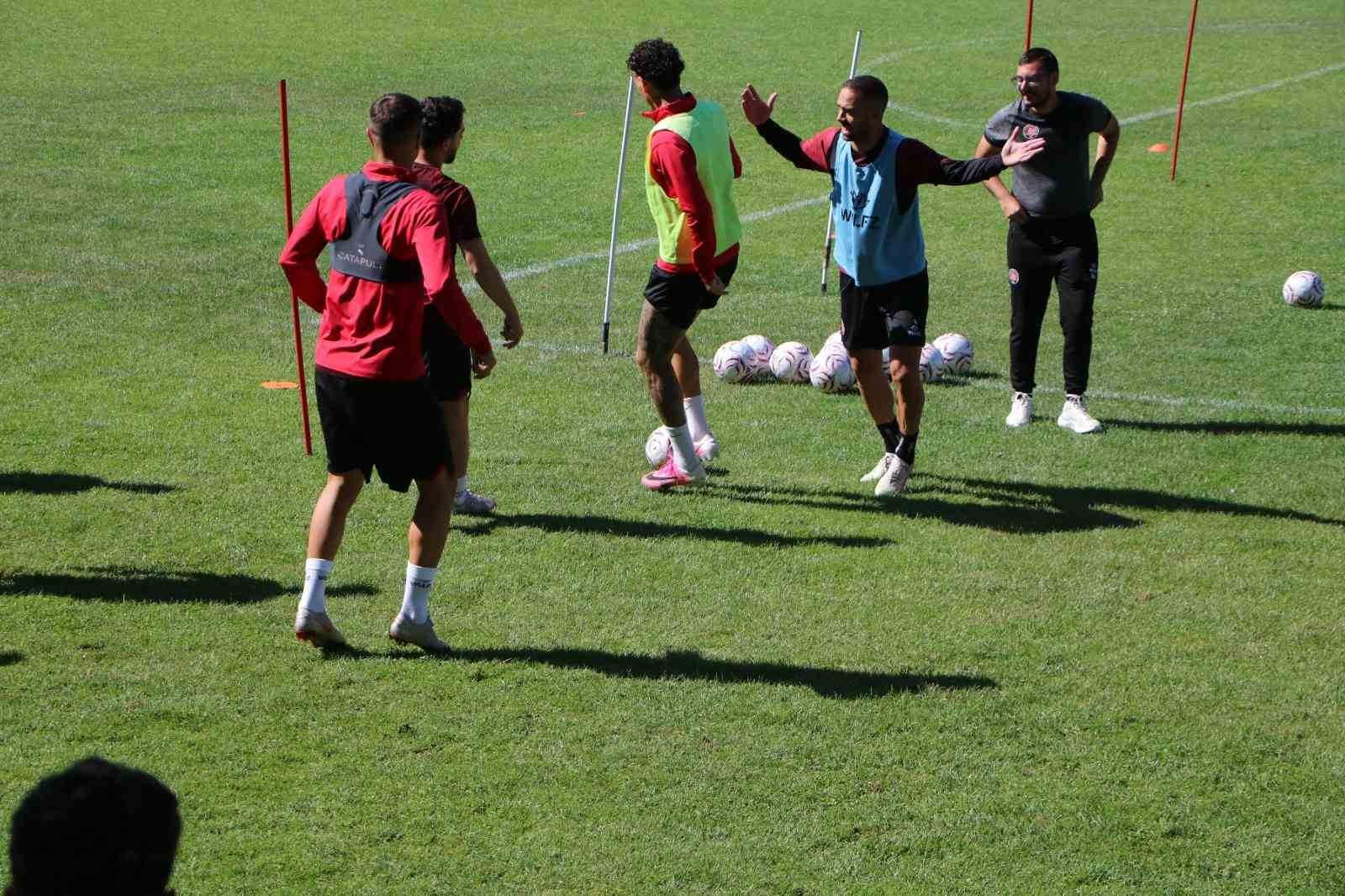 Fatih Karagümrük, yeni sezon hazırlıkları için Bolu’da kampa girdi 6 fatih karagumruk yeni sezon hazirliklari icin boluda kampa girdi 2 s7aZfDYh
