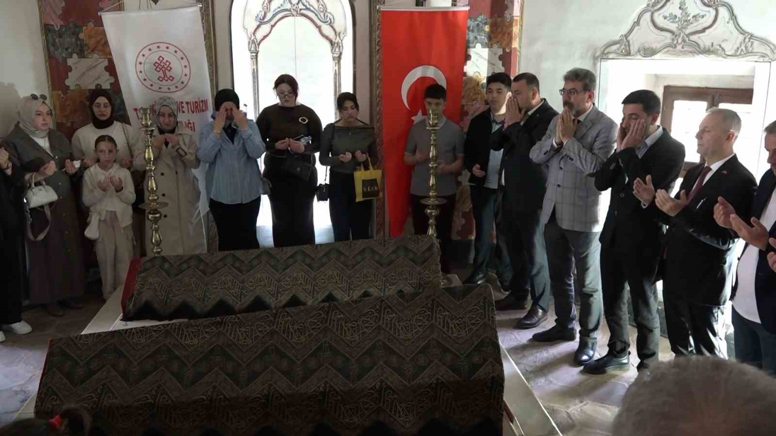 fatih sultan mehmedin annesi huma hatun dualarla yad edildi 1 Ks519F6F