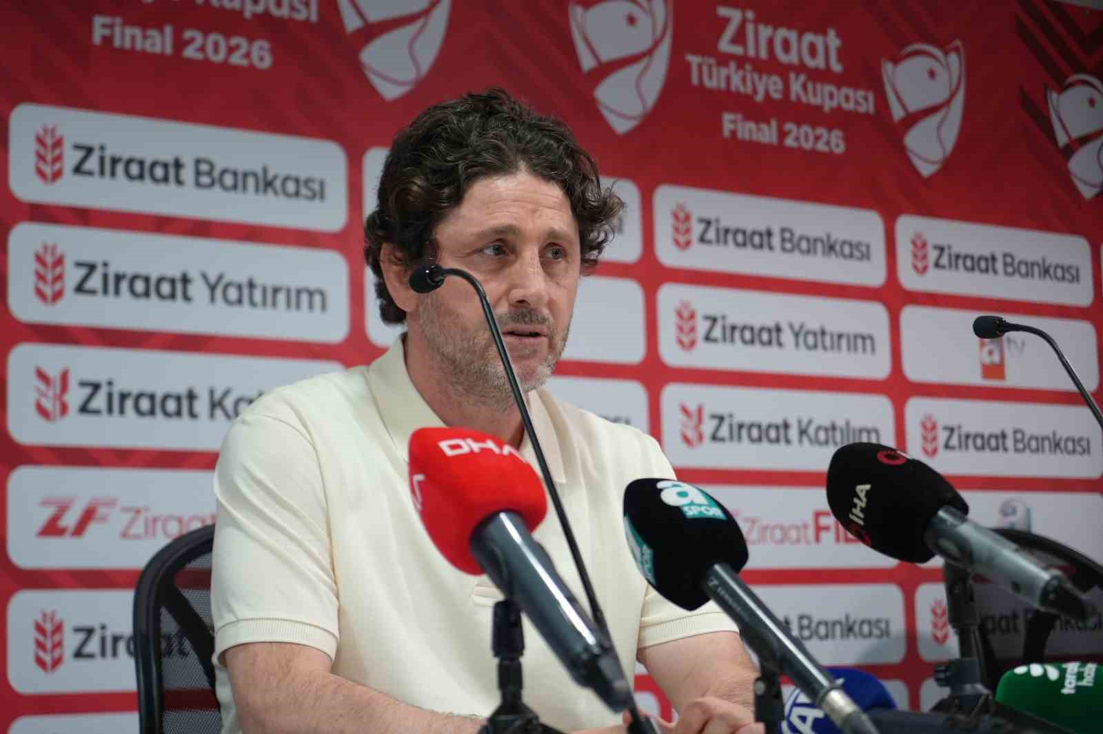 fatih tekke cok sukur taraftarimizi mutlu ettik camiamiza bir kez daha kupa kazandirdik 1 nfAwln7J