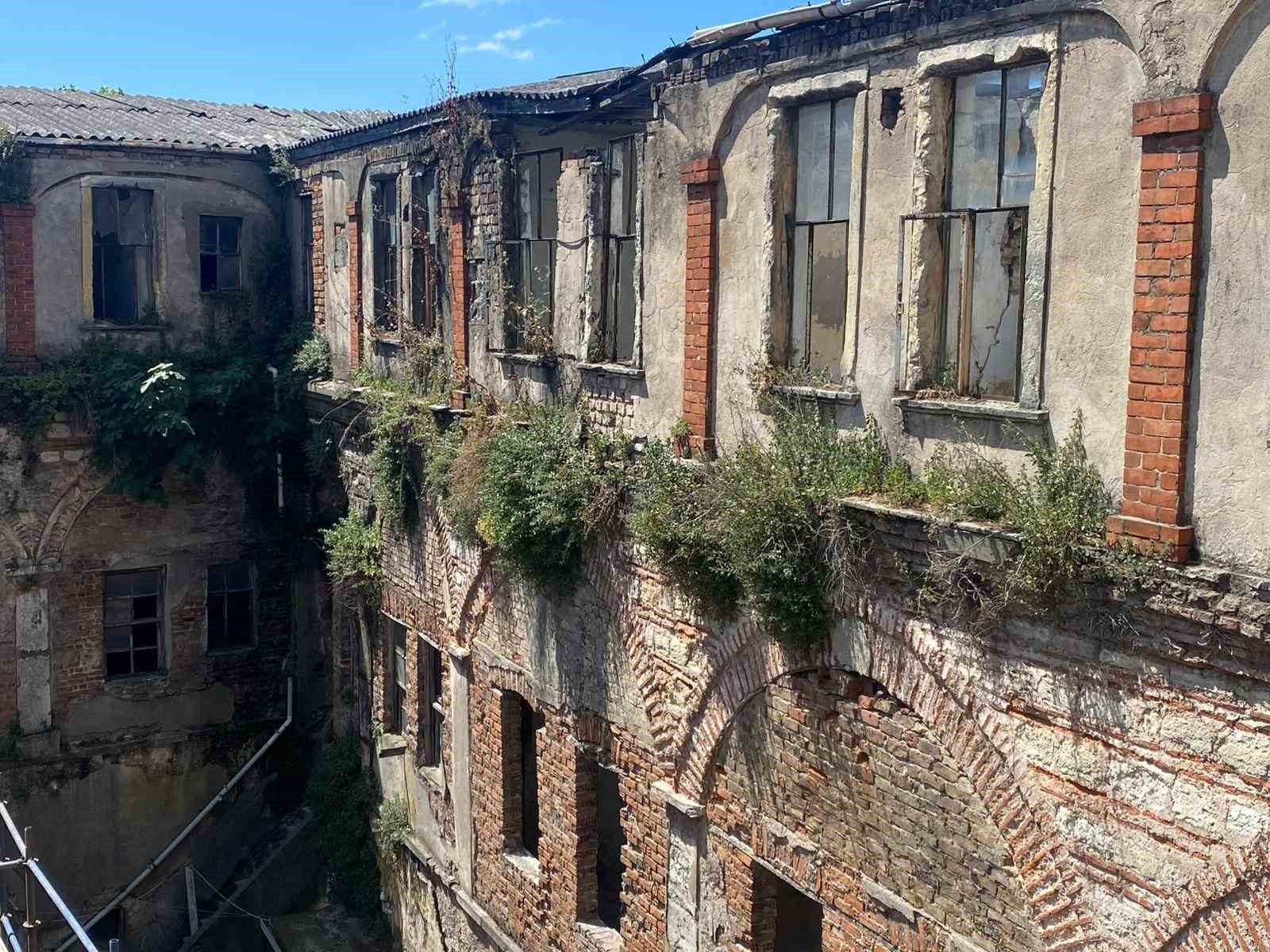 Fatih’in tarihi hafızası Şekerci Han yeniden ayağa kaldırılıyor, çalışmaların 2029’da bitmesi hedefleniyor 7 fatihin tarihi hafizasi sekerci han yeniden ayaga kaldiriliyor calismalarin 2029da bitmesi hedefleniyor 3 93ButDWR