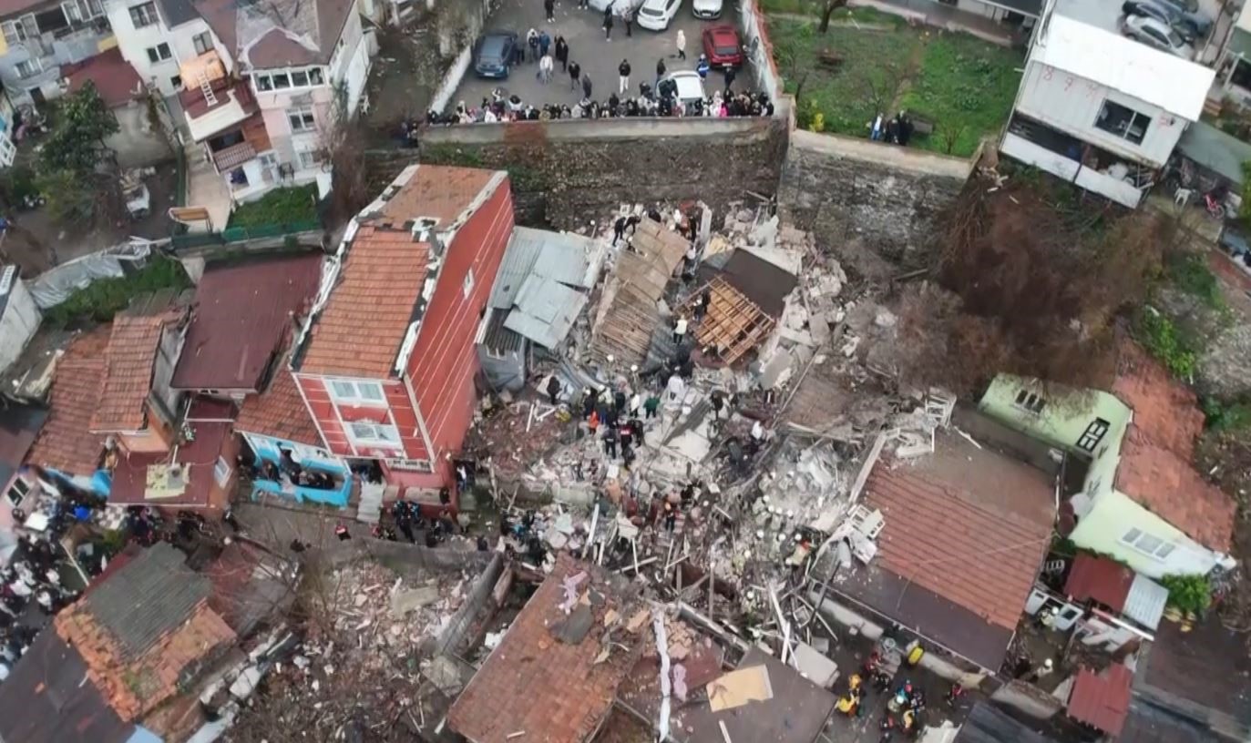fatihte bitisik halde bulunan 2 gece kondu coktu 1 kTRBhLcv