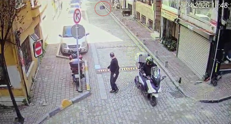 Fatih’te cezaevinden izinli çıkarak ailesinin yanına gelen şahıs kendini ateşe verdi 4 fatihte cezaevinden izinli cikarak ailesinin yanina gelen sahis kendini atese verdi 0 guZL65Vf
