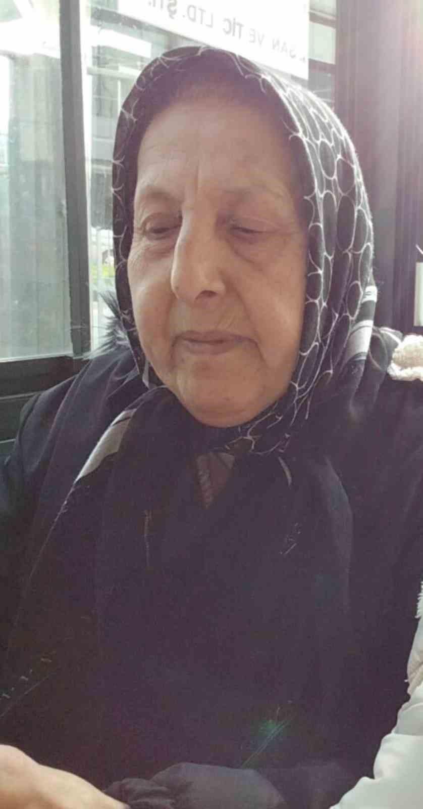 fatihte coken binada hayatini kaybeden yasli kadin son yolculuguna ugurlandi 3 MsOeti3q