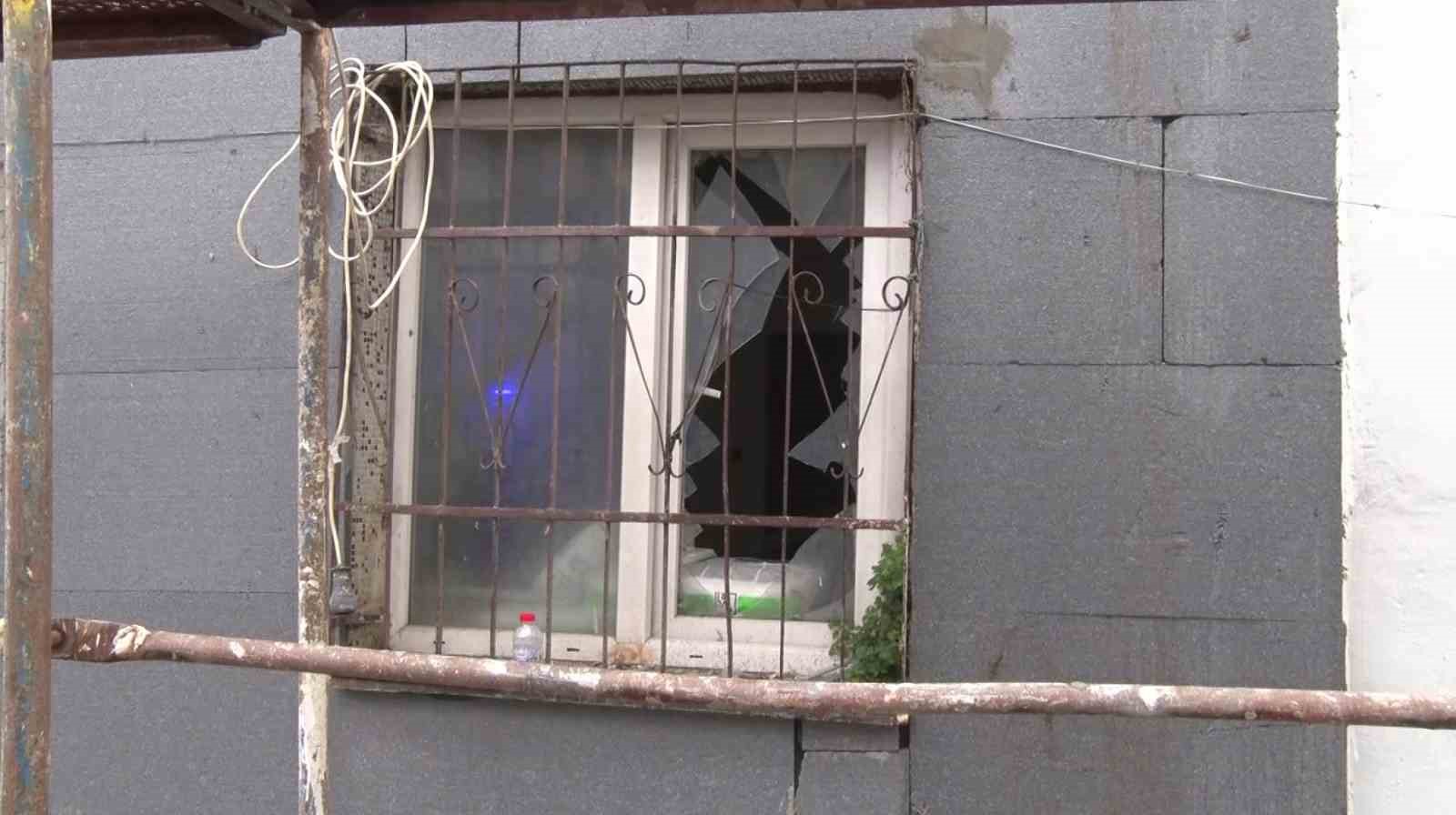 fatihte coken binalarin ardindan cevrede hasar tespit calismasi baslatildi 3 qt9bueWb