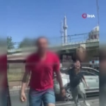 fatihte-dehset-sacan-surucu-cami-yumruklayip-paramparca-etti-o-anlar-kamerada-AQjhskBF.jpg