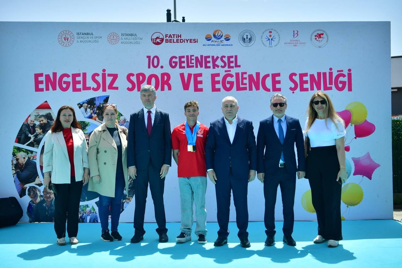 Fatih’te Geleneksel Engelsiz Spor ve Eğlence Şenliği’nin 10’uncusu coşkuyla karşılandı 5 fatihte geleneksel engelsiz spor ve eglence senliginin 10uncusu coskuyla karsilandi 1