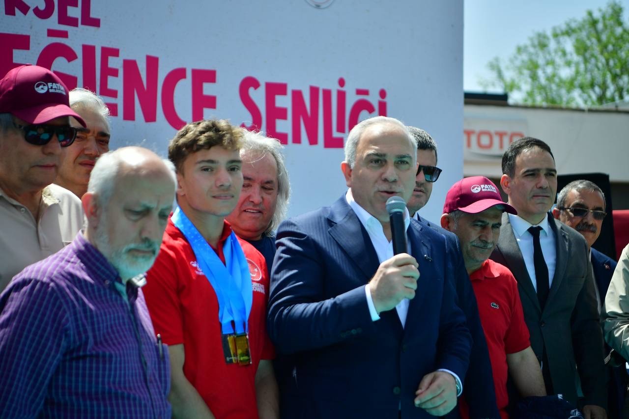 Fatih’te Geleneksel Engelsiz Spor ve Eğlence Şenliği’nin 10’uncusu coşkuyla karşılandı 6 fatihte geleneksel engelsiz spor ve eglence senliginin 10uncusu coskuyla karsilandi 2 IXJc3Nmp