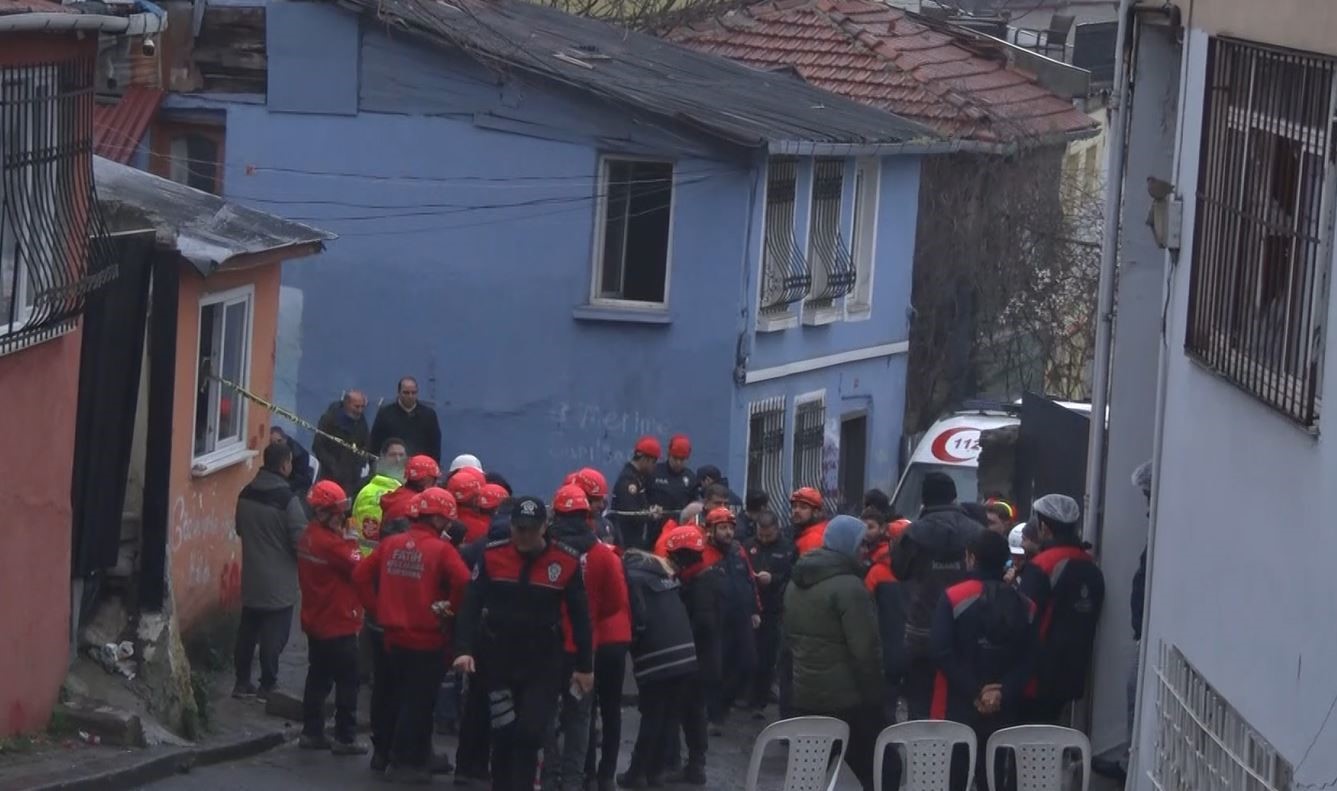 fatihte iki binanin coktugu mahallenin sakinleri konustu patlamayi duyduk bomba zannettim 0 jcpDdZd3