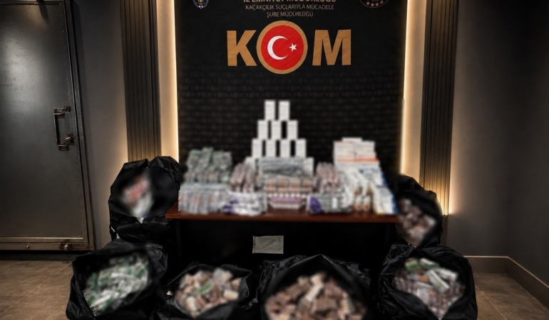 fatihte-kacak-tibbi-ilac-operasyonu-98-bin-632-tablet-ele-gecirildi-2-supheli-gozaltina-cHNFIHcl.jpg