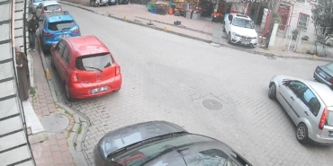 fatihte-kapkacci-kadinin-elindeki-telefonu-caldi-AdhbfpTL.jpg