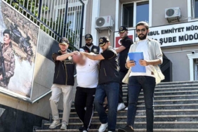 Otel odasında cansız bedenleri bulunan Hollandalı iki kardeşin böcek ilacından zehirlendikleri ortaya çıktı 2 thumbnail