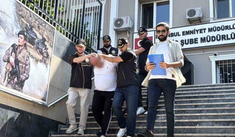 fatihte-kilik-degistirip-4-kilogram-altin-vurgunu-yapan-2-supheli-yakalandi-Jjppj8aD.jpg