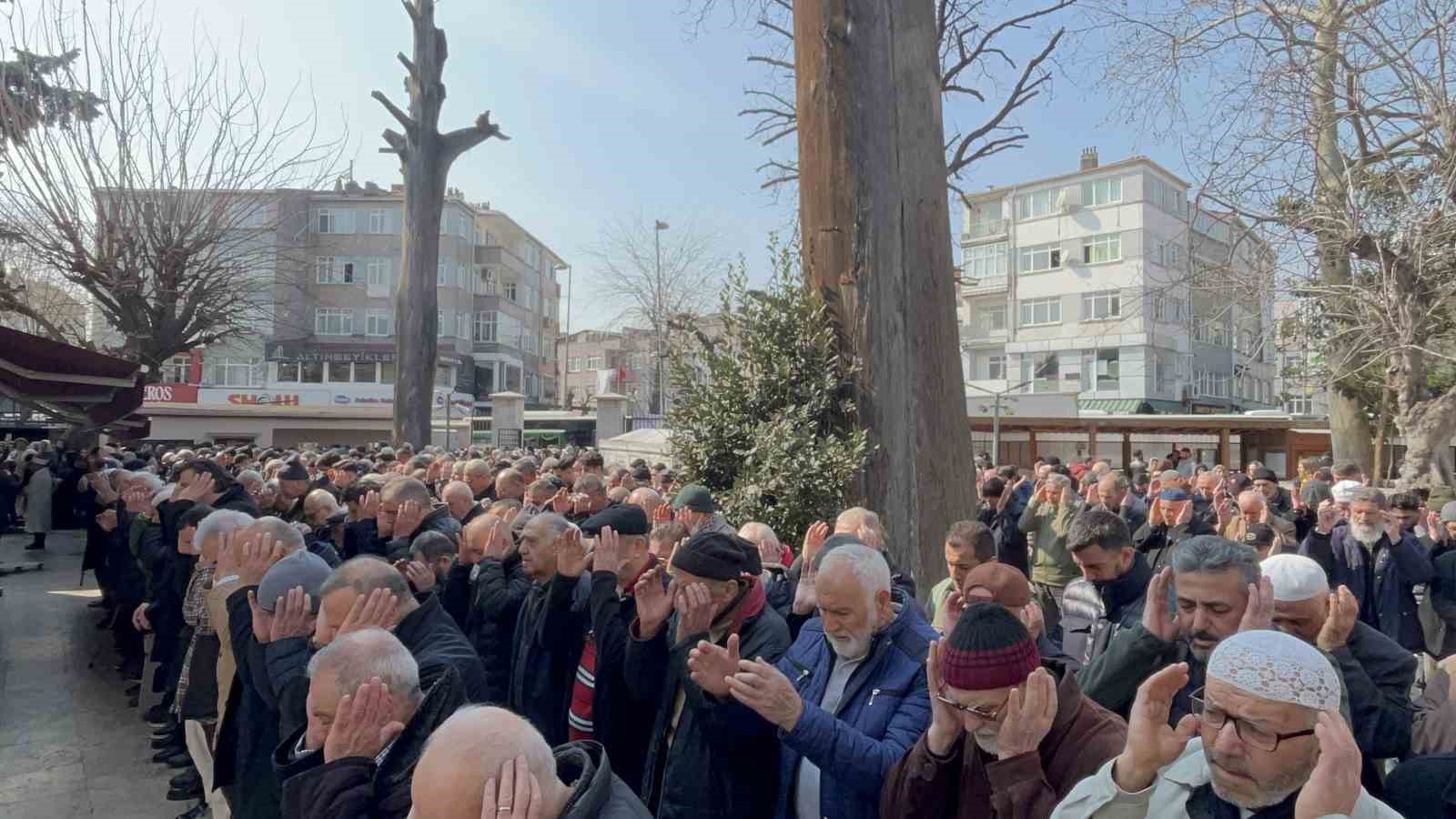 fatihte kocasi tarafindan oldurulen semiha deniz son yolculuguna ugurlandi 2 pYFac8tE
