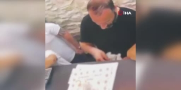 fatihte-kuyumcuyu-dubaide-ticaret-yapacagiz-vaadiyle-dolandiran-3-sahis-kamerada-a3KpBcTn.jpg
