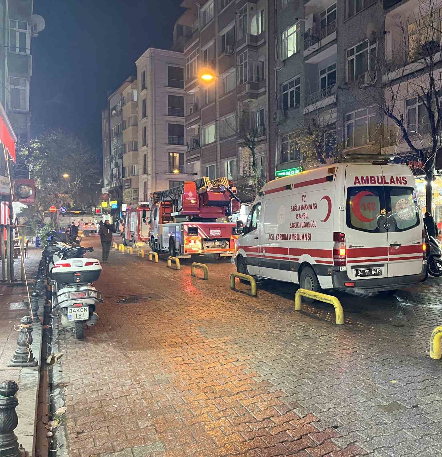 fatihte otoparkta cikan yangin binaya sicradi o anlar kamerada 2 3ptPV5w8