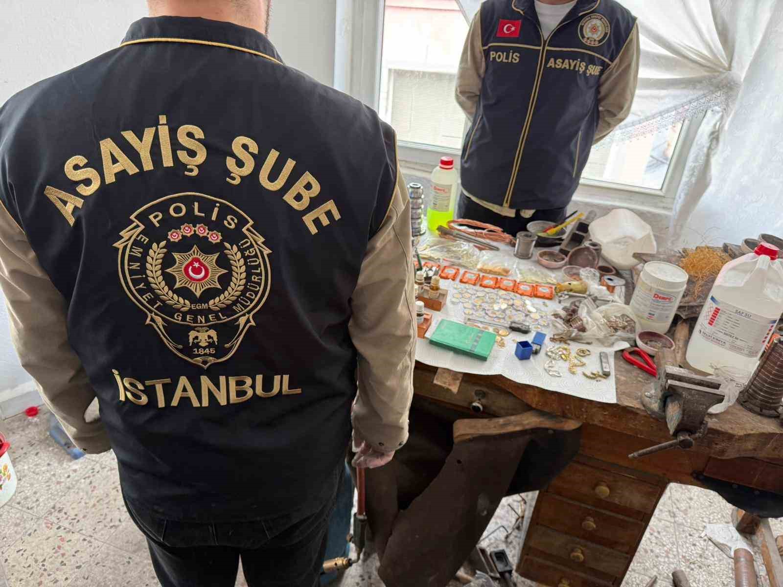 fatihte sahte altin imalatina operasyon 1 kisi yakalandi 1 EzhUGX1J