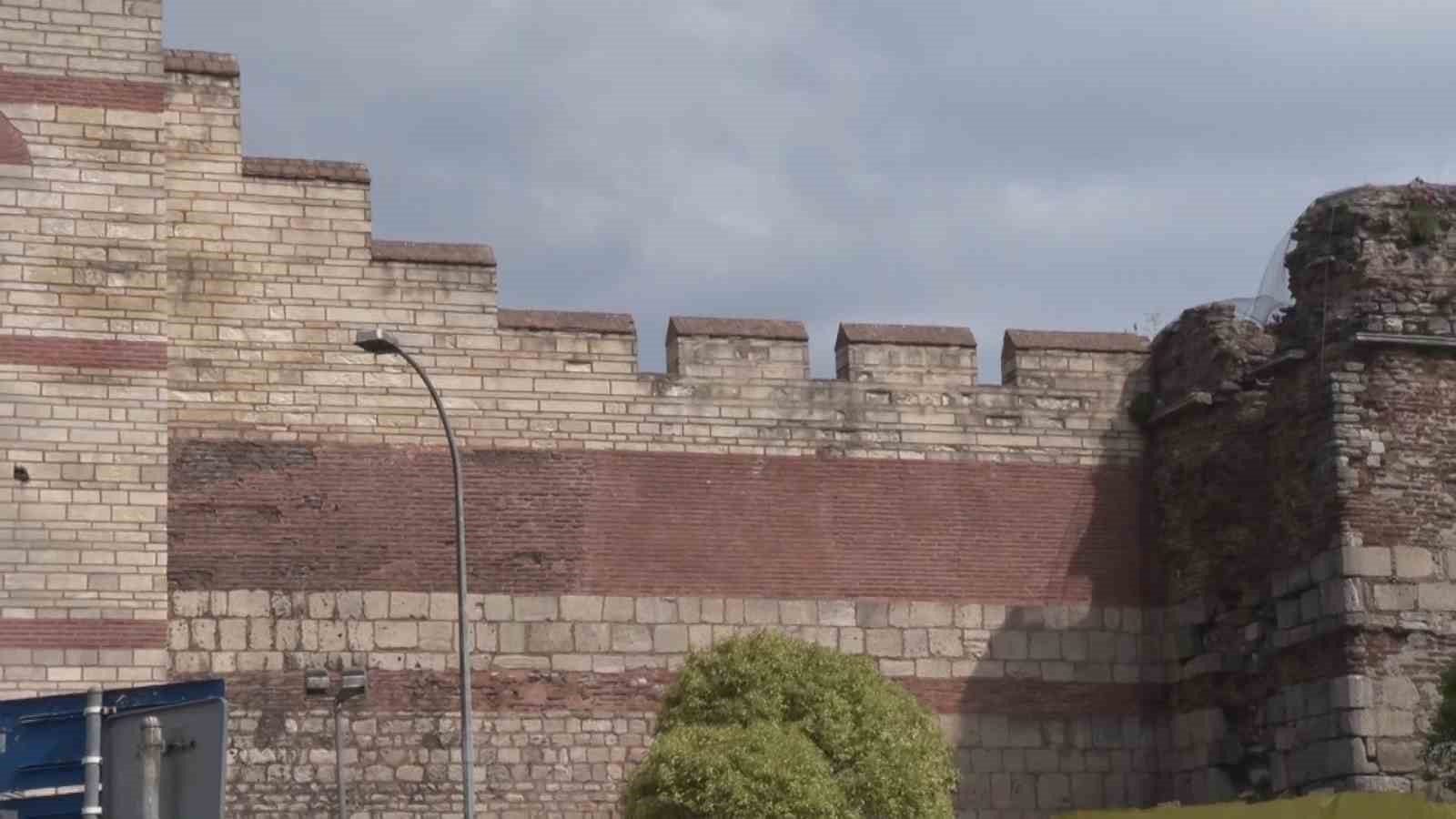 fatihte tarihi surlarda cinayet hazirligi polise gelen ihbar cinayeti onledi 0 MyvFADkN