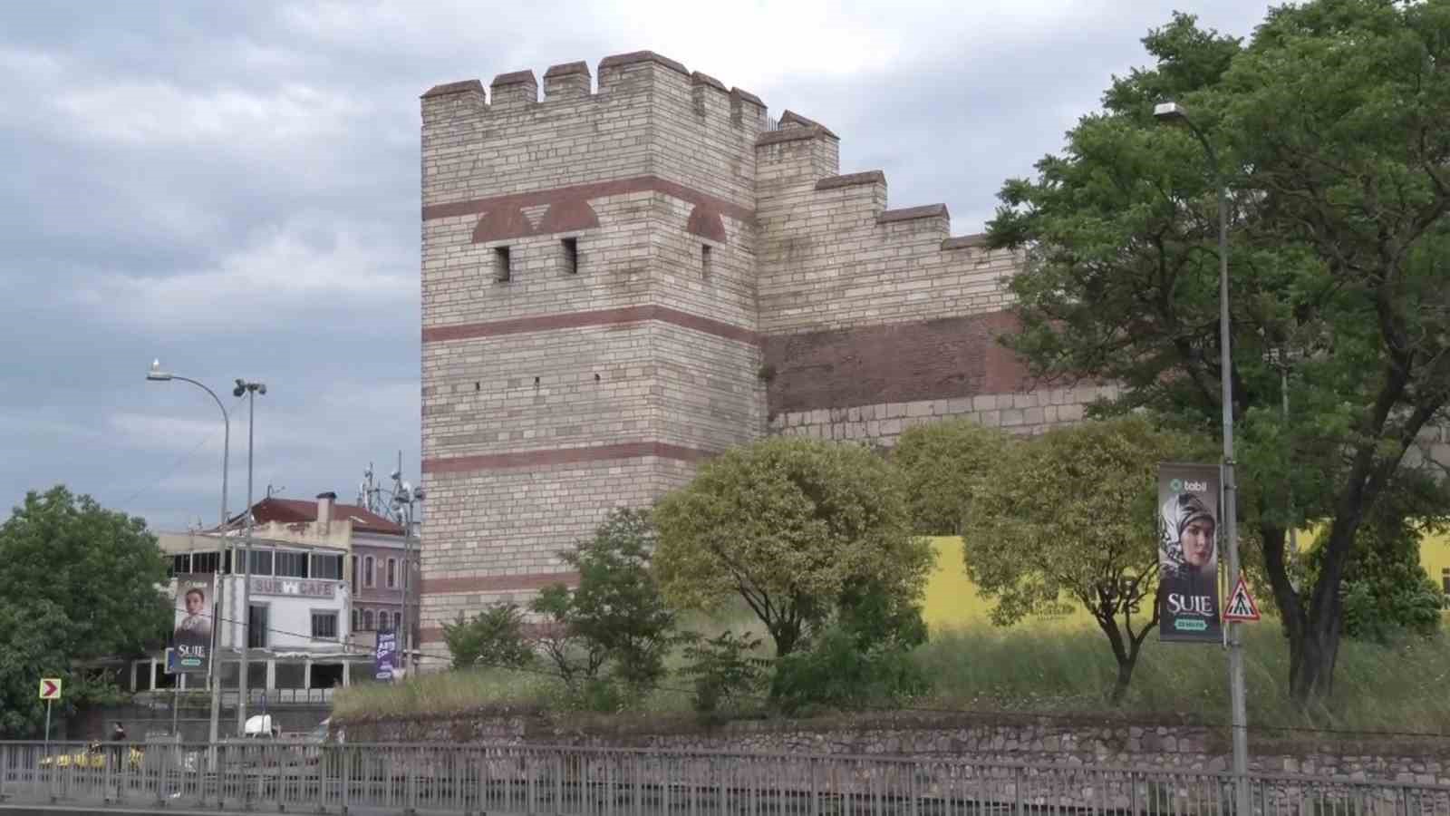 fatihte tarihi surlarda cinayet hazirligi polise gelen ihbar cinayeti onledi 1 SNDQZJcM