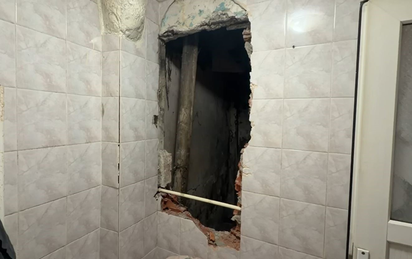 fatihte turkmenistanli kadin 5inci kattan duserek hayatini kaybetti 0 se3QiFME