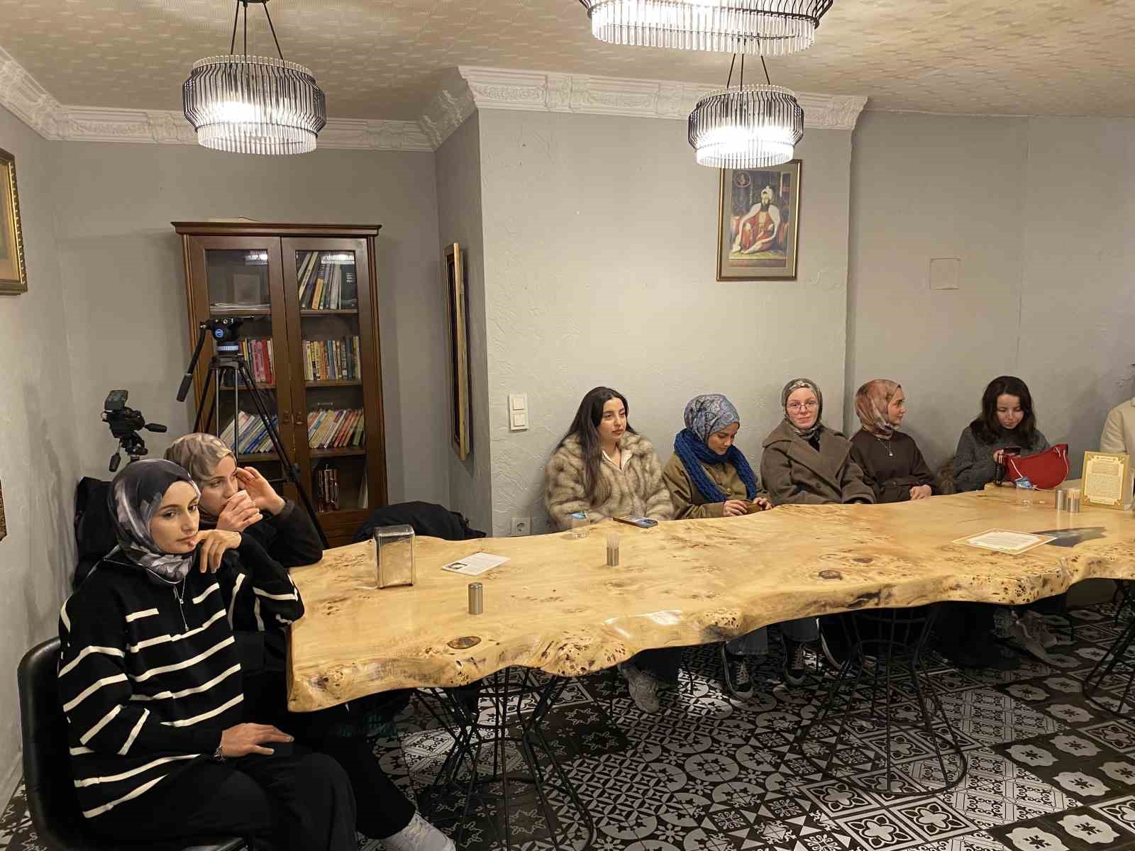 fatihte universite ogrencileri iftarda bulustu 2