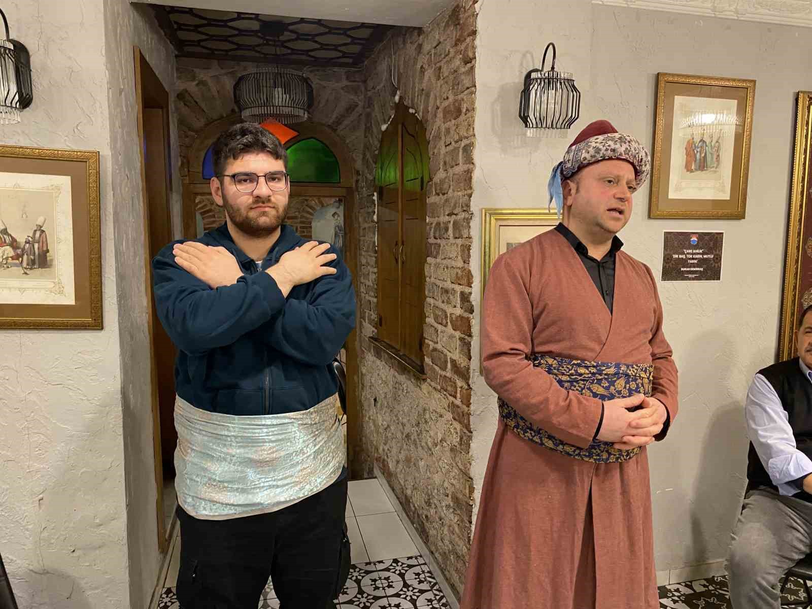 fatihte universite ogrencileri iftarda bulustu 4 yvddKXUO