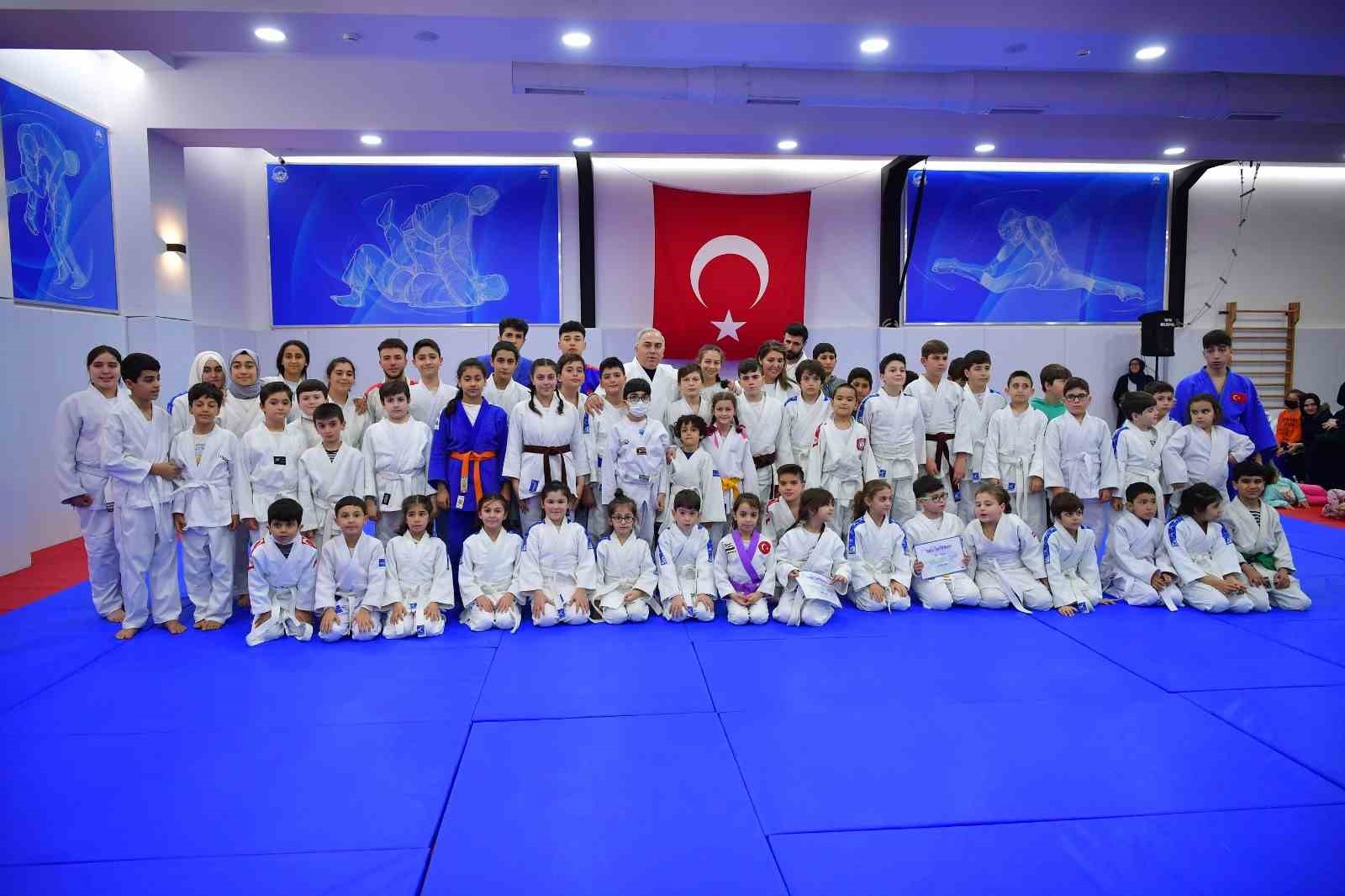 Fatih’te Yaz Spor Okulları kapılarını açıyor 5 fatihte yaz spor okullari kapilarini aciyor 1 I8MsNYMd
