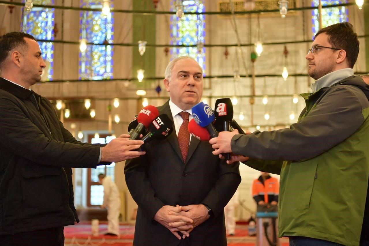 fatihteki camiler ramazan oncesi gul suyuyla yikandi 1 TXEOh6Gz