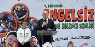 fatihteki-senlige-katilan-engelli-cocuklar-gonullerince-eglendi-BC6k1Ija.jpg