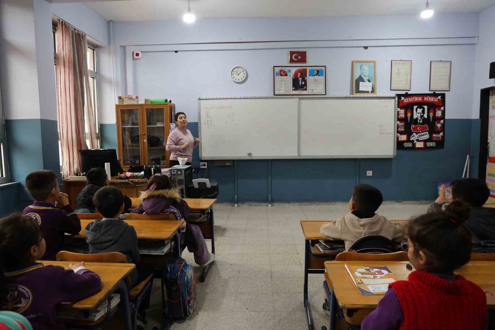 fatma ogretmen kanseri yendi ogrencilerine kavustu 1