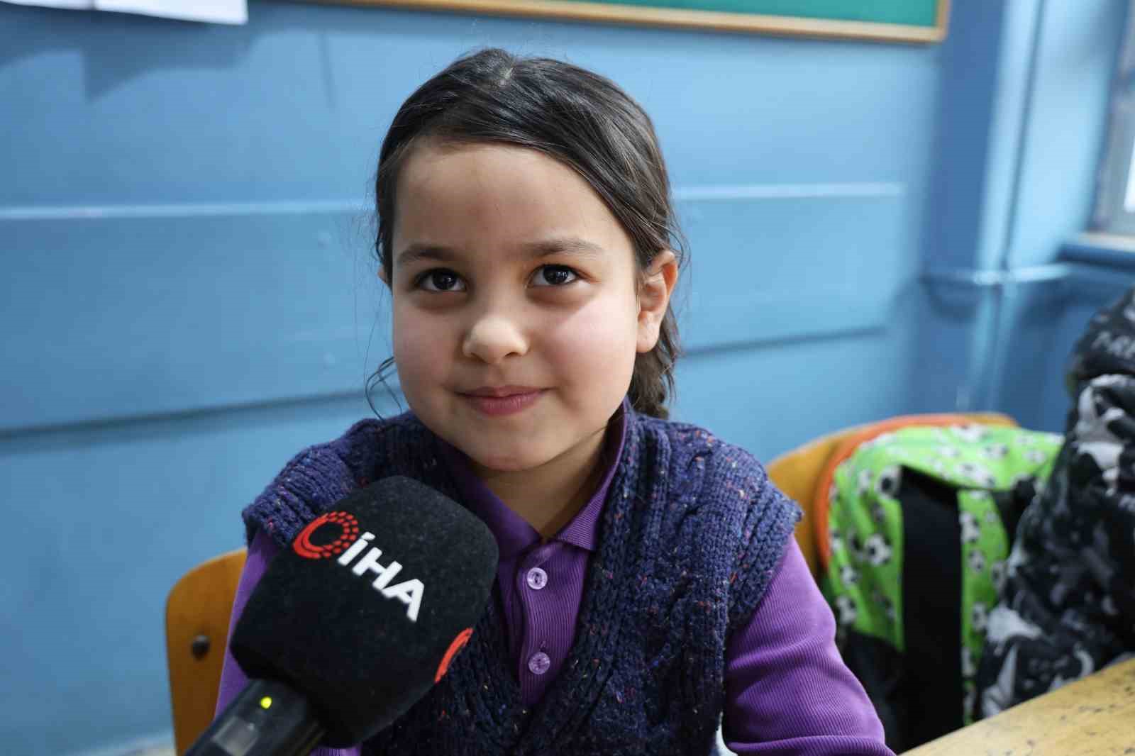 fatma ogretmen kanseri yendi ogrencilerine kavustu 4 Msz3Zmah