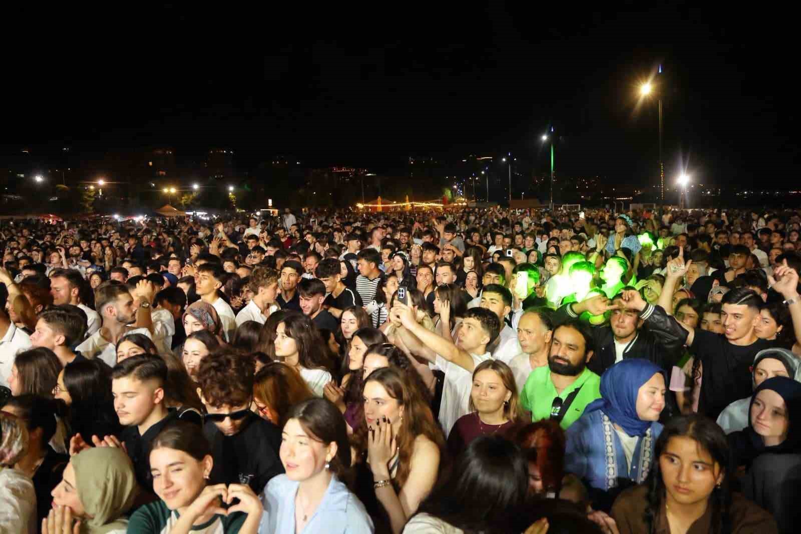 Fatsa’da 8 gün süren 13. Çınar Festivali tamamlandı 5 fatsada 8 gun suren 13 cinar festivali tamamlandi 1 PEGpqhkS