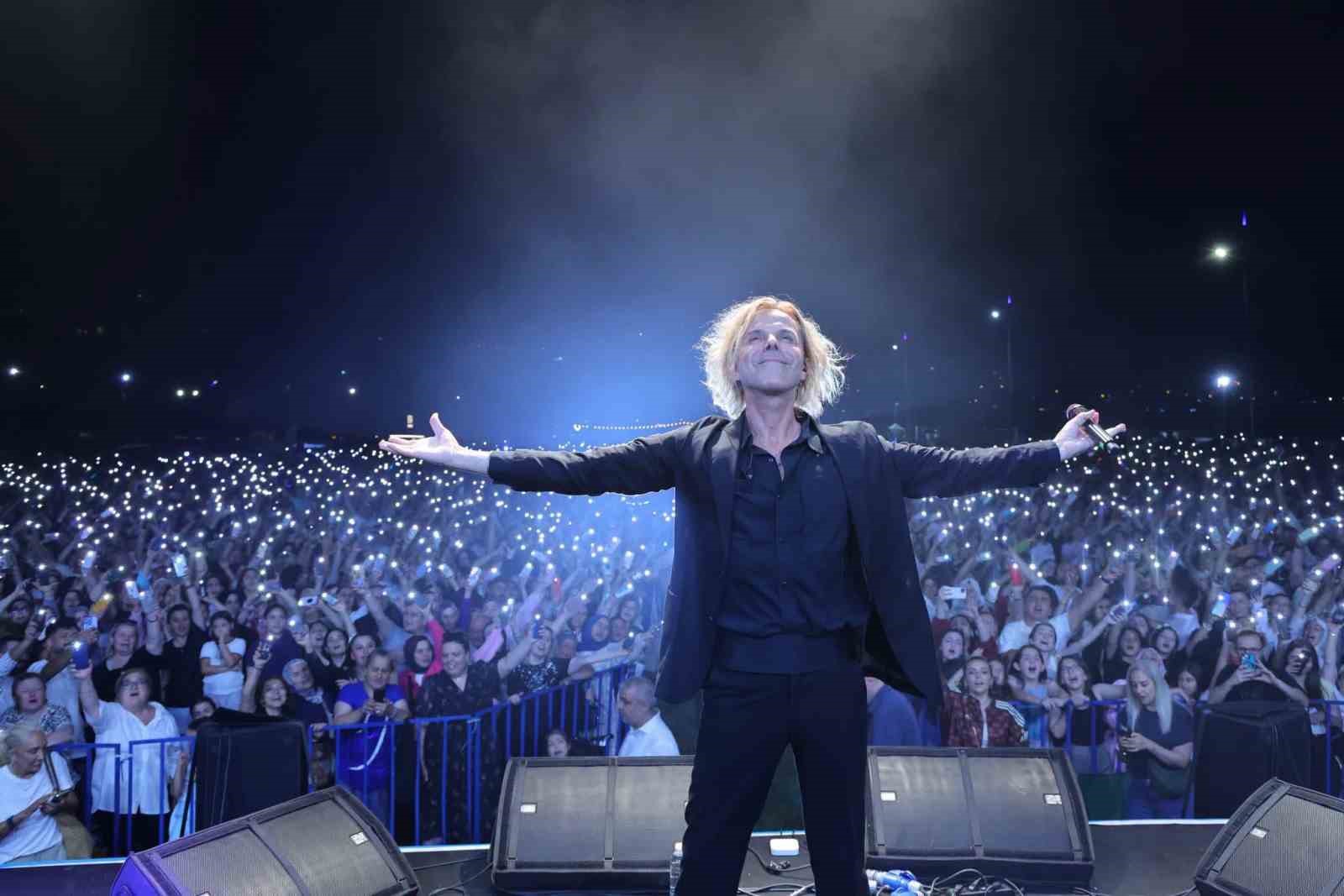 Fatsa’da 8 gün süren 13. Çınar Festivali tamamlandı 6 fatsada 8 gun suren 13 cinar festivali tamamlandi 2 UjvjLUVw