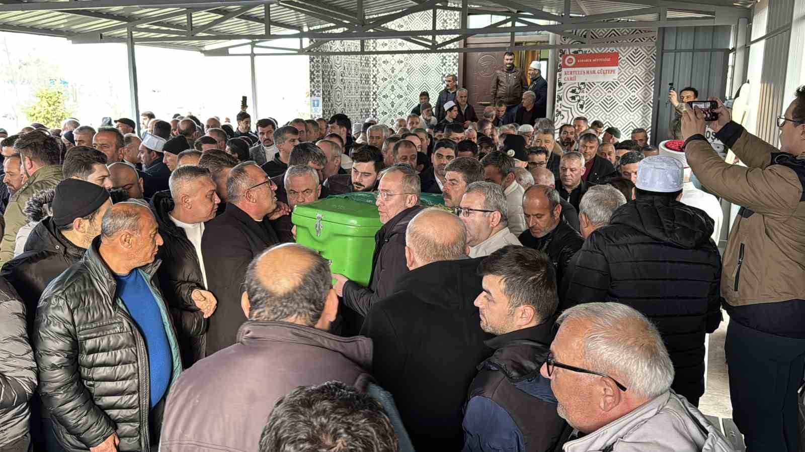 feci kazada hayatini kaybeden emekli ormanci topraga verildi 0 NKa7Qd9H