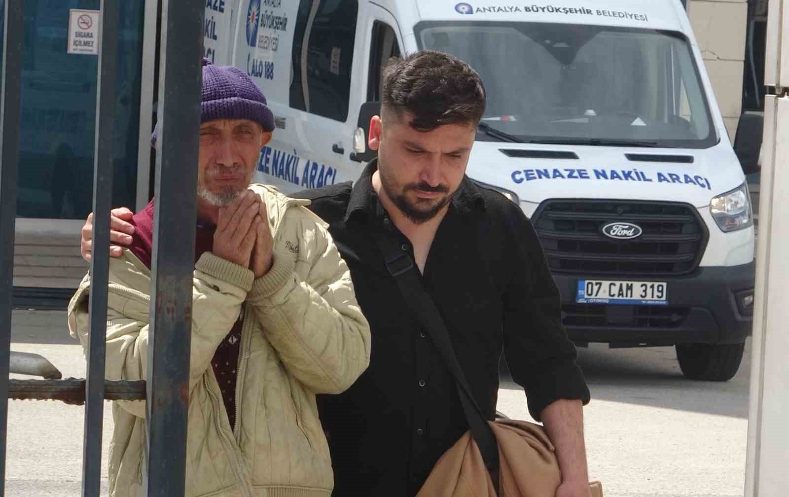 feci kazada hayatini kaybeden genclerin cenazeleri gozyaslari icinde teslim alindi 2 3Nhwf1WP