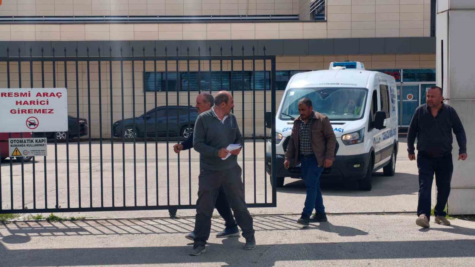 feci kazada hayatini kaybeden genclerin cenazeleri gozyaslari icinde teslim alindi 4