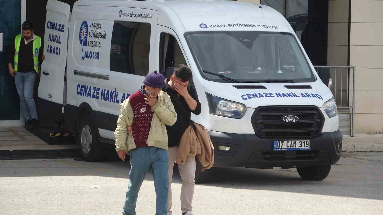 feci kazada hayatini kaybeden genclerin cenazeleri gozyaslari icinde teslim alindi 6 Xsfrbuum