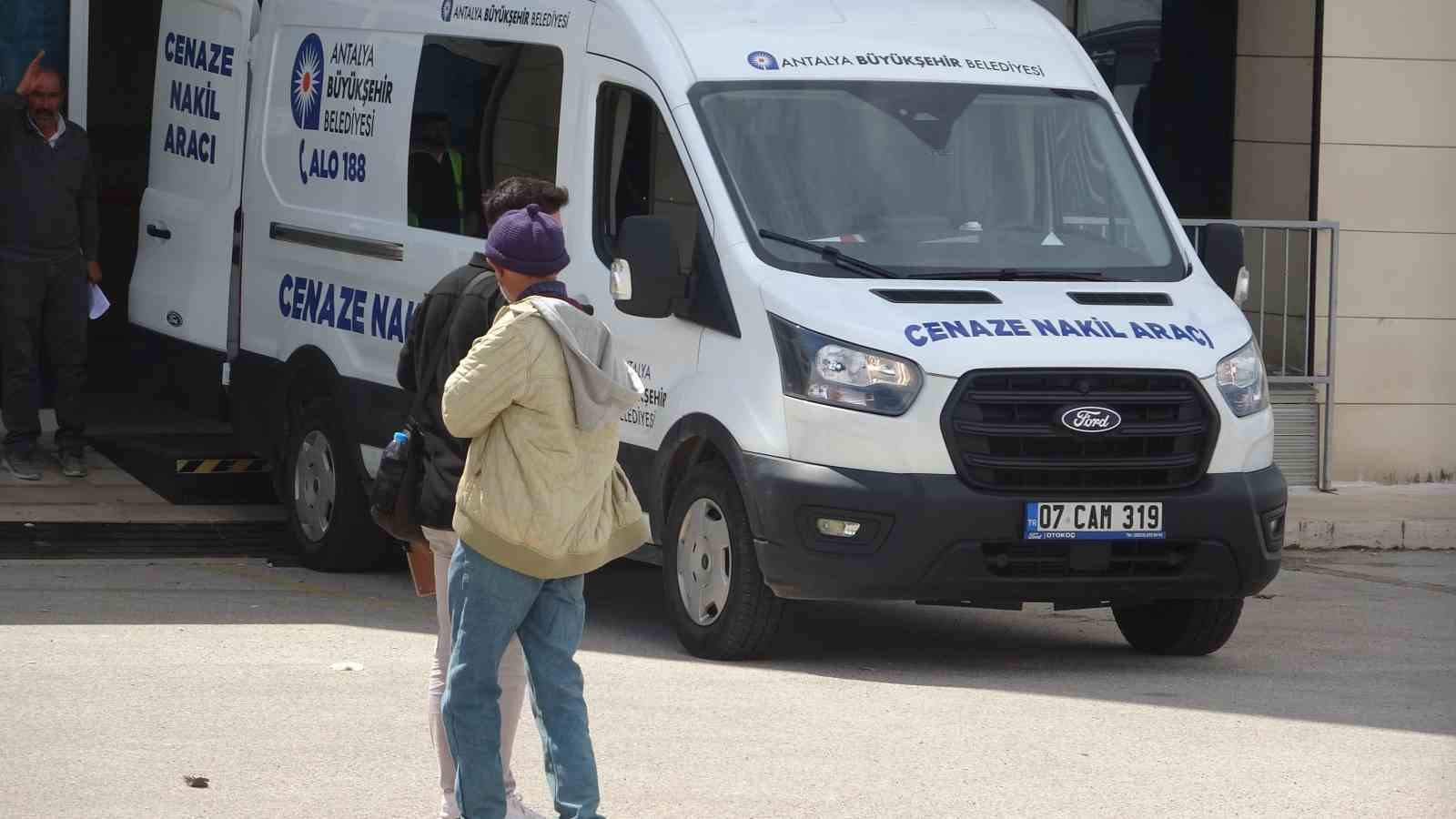feci kazada hayatini kaybeden genclerin cenazeleri gozyaslari icinde teslim alindi 7