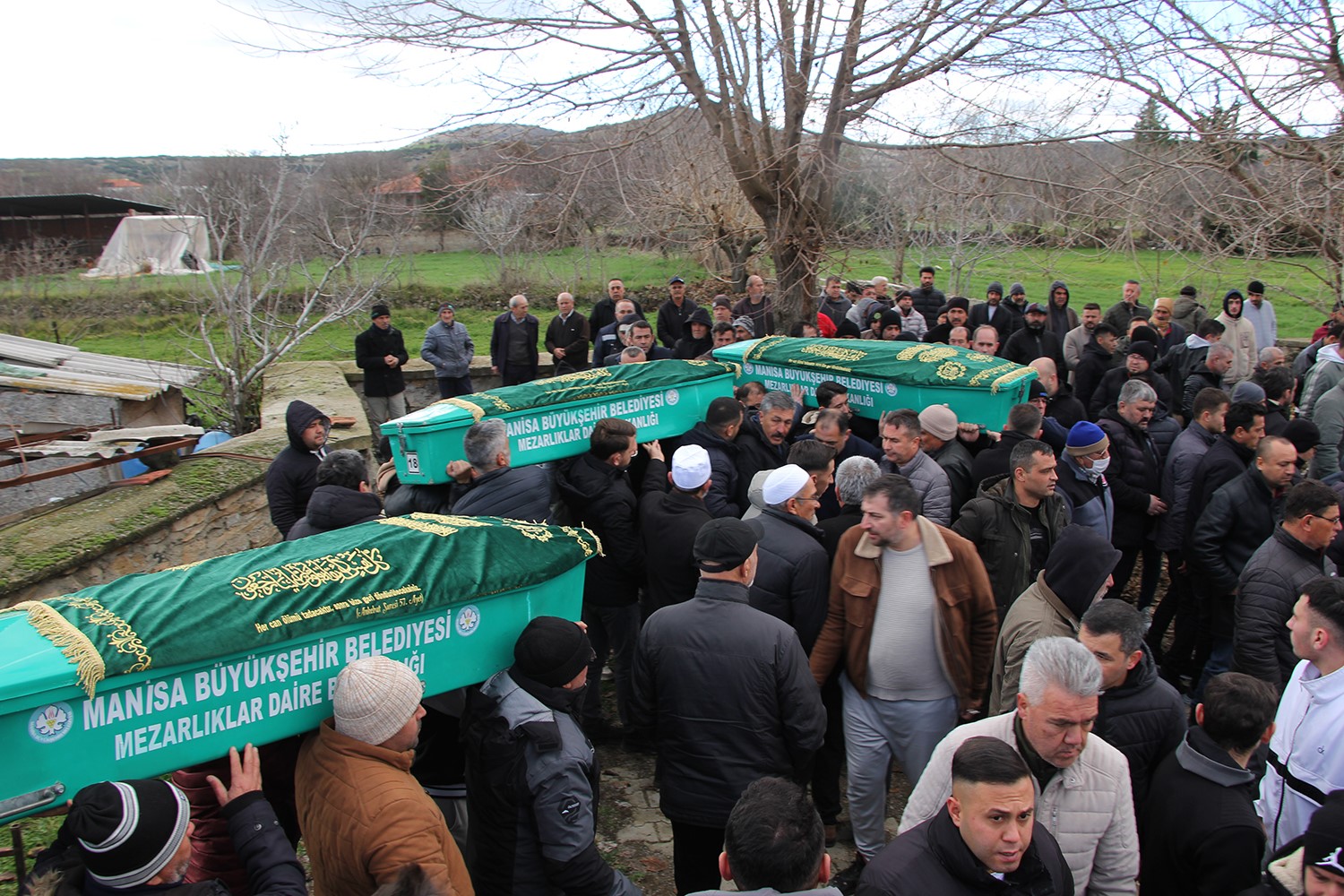 feci kazada yasamini yitiren baba ogul ve torun topraga verildi 3 hgCBXs7n