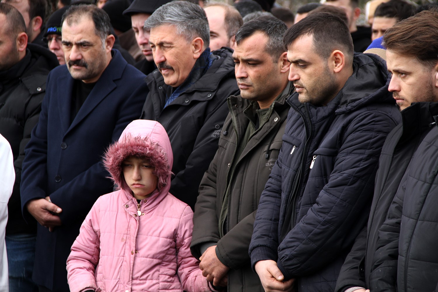 feci kazada yasamini yitiren baba ogul ve torun topraga verildi 6 YYidkj3Y