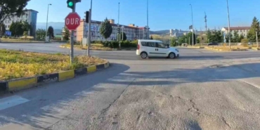 feci-kazalarin-yasandigi-kavsakta-kirmizi-isik-ihlali-kamerada-Cl5fTc42.jpg