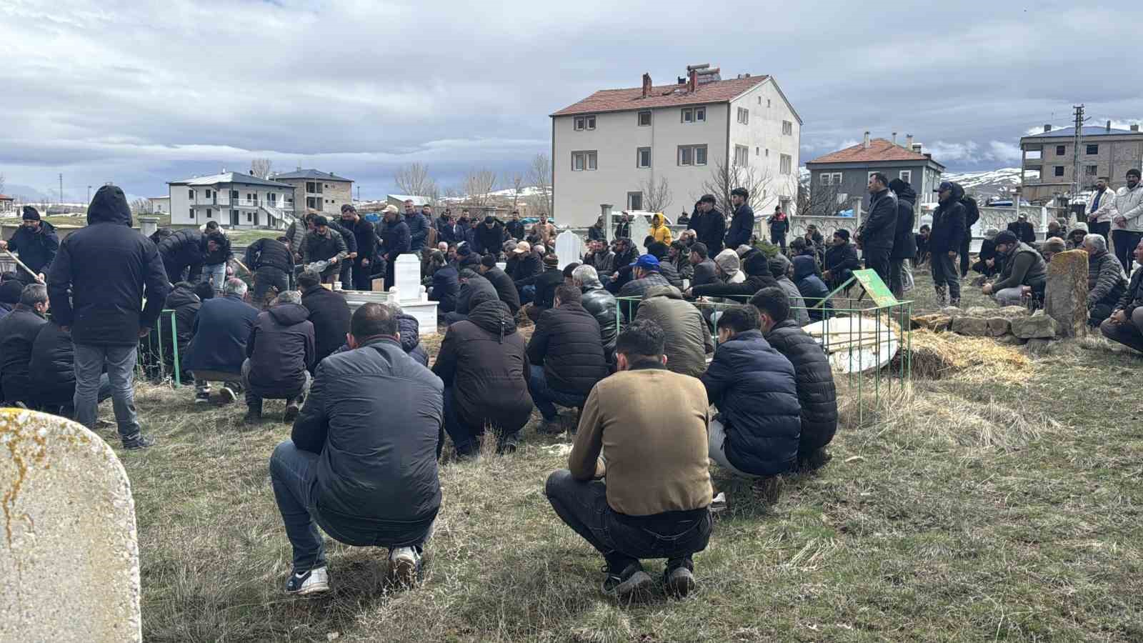 feci sekilde can veren 5 yasindaki cocuk defnedildi acili baba sinir krizi gecirdi 4 aTWY9Imt