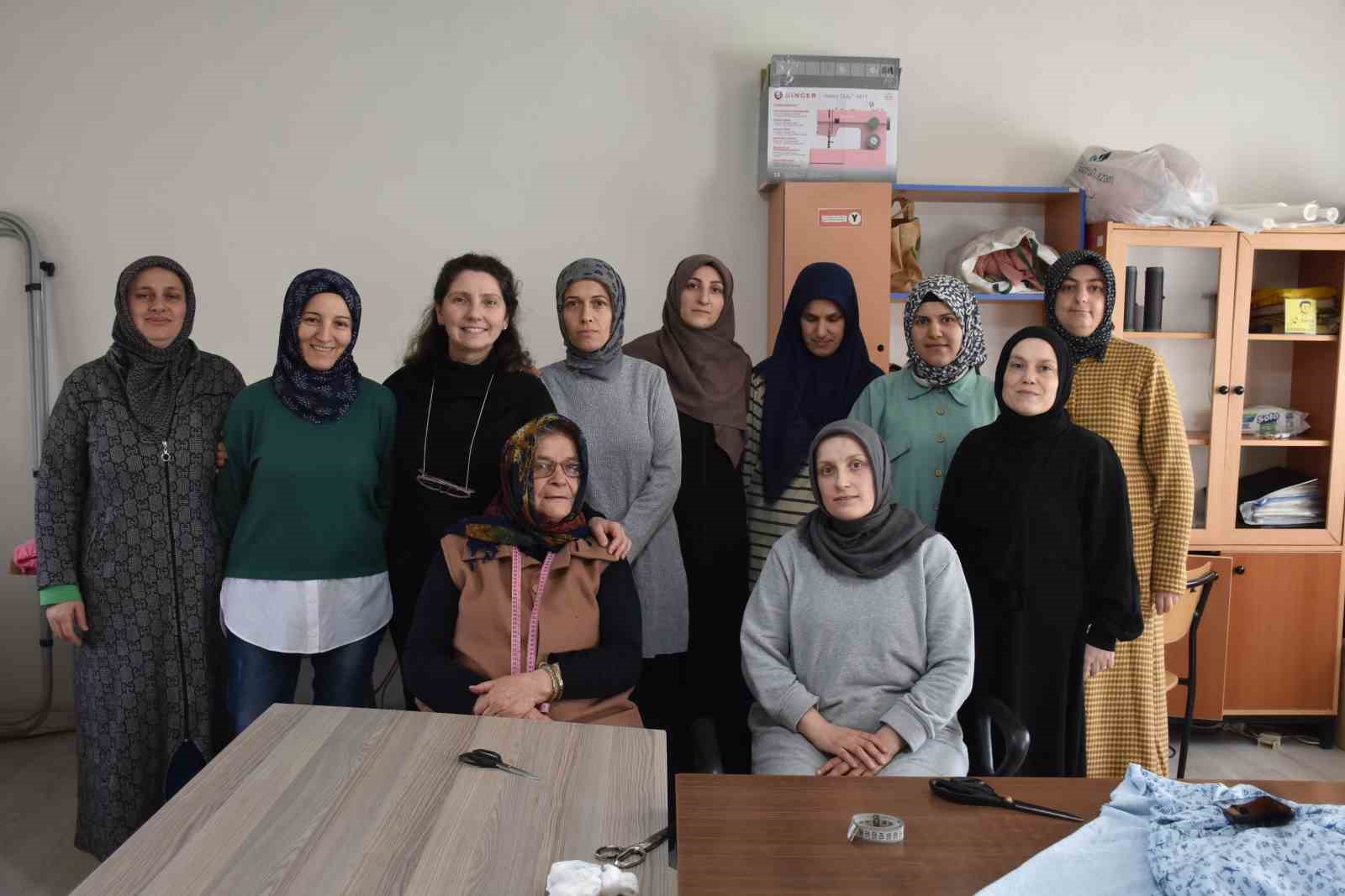 fedakar annelerin hayatlarina dokunan kurs hem ogreniyorlar hem sosyallesiyorlar 11 29pqa74N