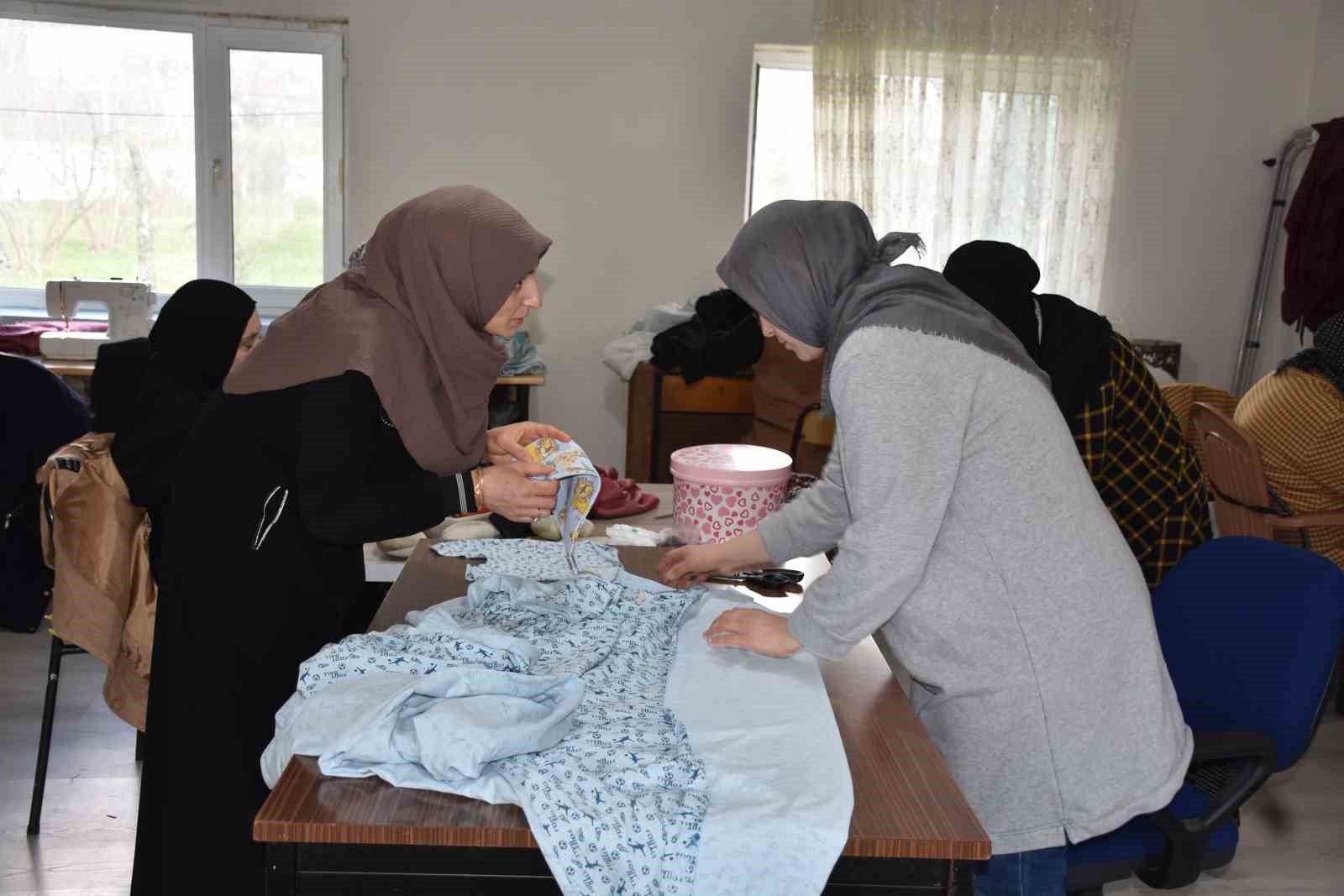 fedakar annelerin hayatlarina dokunan kurs hem ogreniyorlar hem sosyallesiyorlar 4 PtBmZlNU