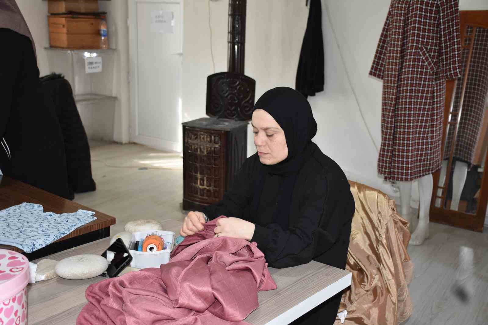 fedakar annelerin hayatlarina dokunan kurs hem ogreniyorlar hem sosyallesiyorlar 5 8uS9v91j