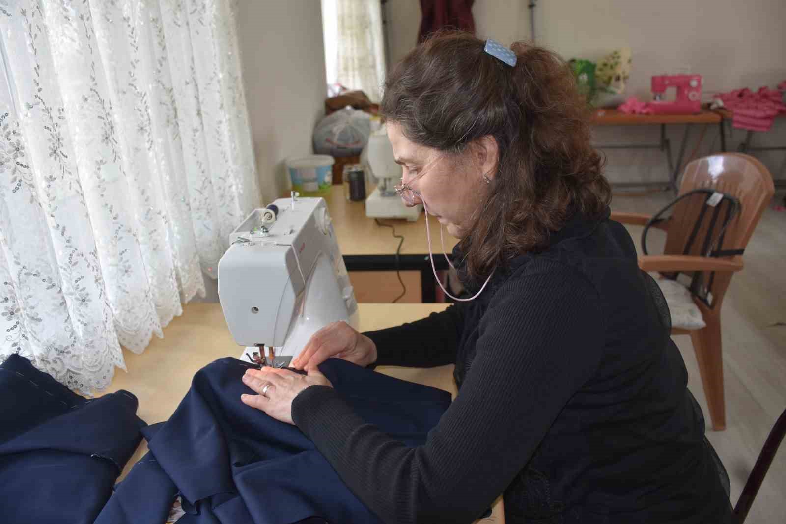 fedakar annelerin hayatlarina dokunan kurs hem ogreniyorlar hem sosyallesiyorlar 9 UZ5eng3N