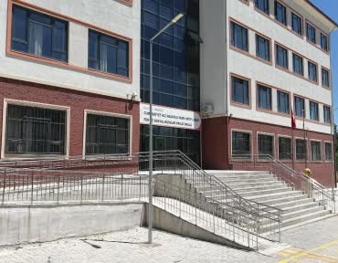 fedakar-ogretmenler-tatilde-okulu-yeni-doneme-hazirliyor-xGgTt2I3.jpg