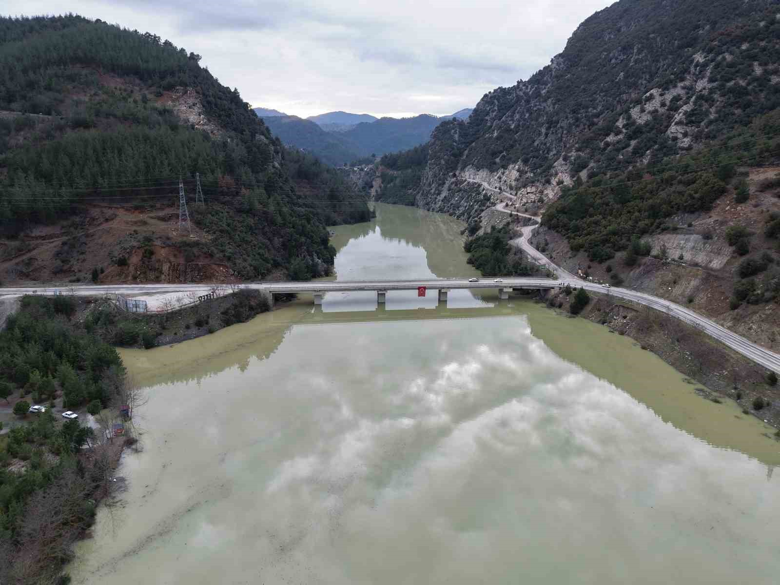 feke barajinda yukselen su seviyesi yuz gulduruyor 2 EK3mlTgp