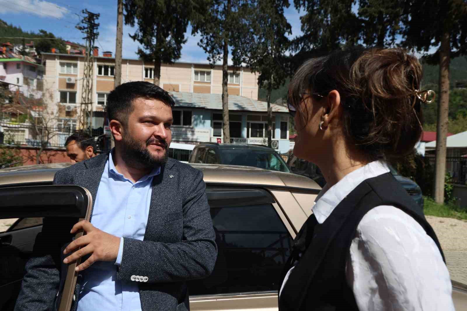 Fekeli gaziden Kaymakam Yılmaz’a, Ferdi Tayfur’un "Hatıran Yeter" şarkısıyla teşekkür 6 fekeli gaziden kaymakam yilmaza ferdi tayfurun hatiran yeter sarkisiyla tesekkur 2 yEpsAbmd