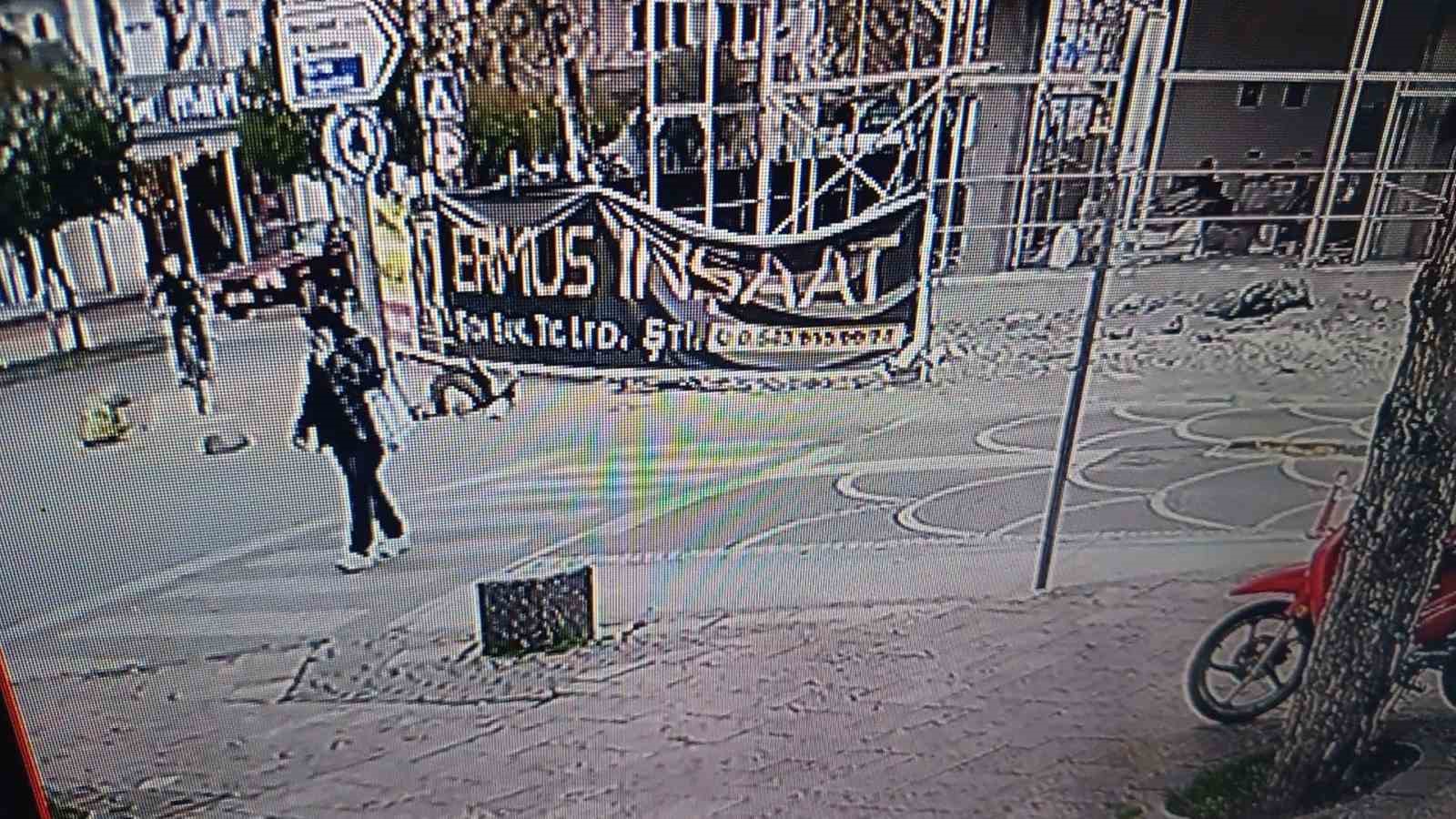 Fenalaşarak yere düşen yaşlı adam hastanede yaşam savaşı veriyor 5 fenalasarak yere dusen yasli adam hastanede yasam savasi veriyor 1 CwSVGTbf