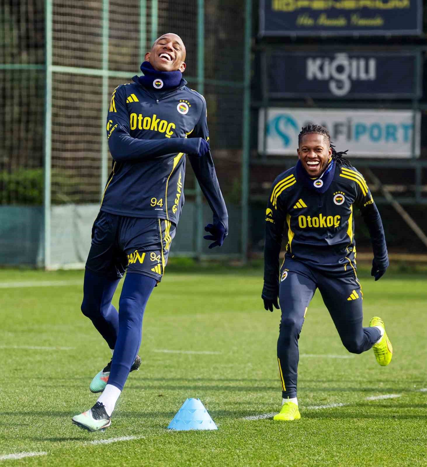 fenerbahce alanyaspor maci hazirliklarini tamamladi 3 RkI16wLU